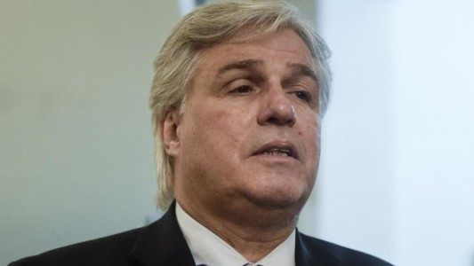 Escándalo en Uruguay: renunció el canciller Bustillo tras involucrado en el caso del narco Sebastián Marset