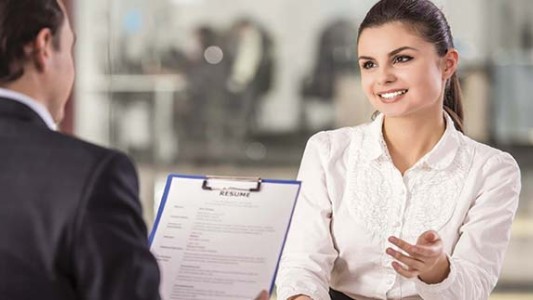 Abre feria de trabajo bilingüe regional