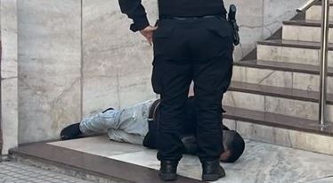 Video: Arresto civil con un ladrón desmayado en el centro de Rosario