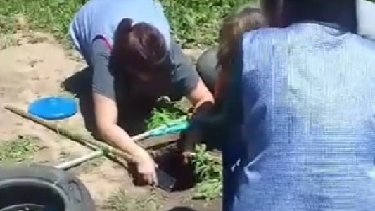 Dramático rescate en un jardín de infantes: alumno de 5 años cayó a un pozo ciego