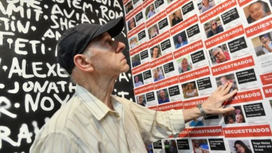 La AMIA inauguró una muestra en homenaje a las víctimas de los ataques de Hamás