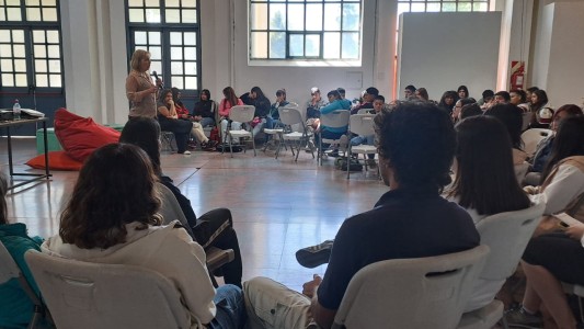 Salud mental: Alumnos secundarios de San Juan aprendieron a mirar las "señales de lo invisible"