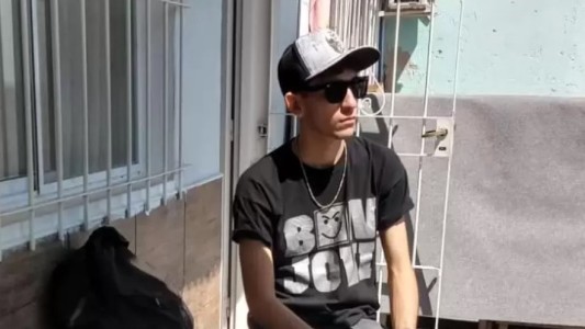 Joven con muerte cerebral tras un brutal golpiza: mostró señales y la familia se aferra a un milagro