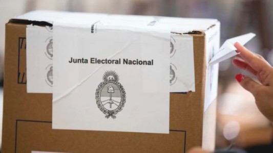Detienen a dos hombres que tenían pedido de captura cuando fueron a votar en Ensenada y en Mendoza