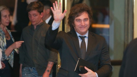 La transición en Economía arrancó mientras Milei resguarda a su futuro ministro del área