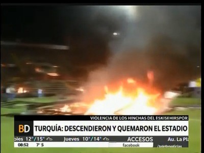 Descendieron y quemaron el estadio