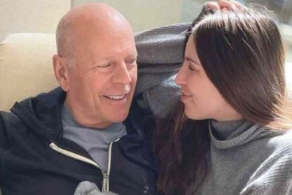 Video: el emocionante reencuentro entre Bruce Willis y su hija en el Día de Acción de Gracias