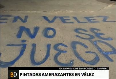 Aparecieron pintadas amenazantes en Vélez