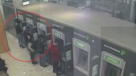 Liberan a los 15 dueños de las tarjetas que usaba "Chocolate" Rigau para sacar dinero