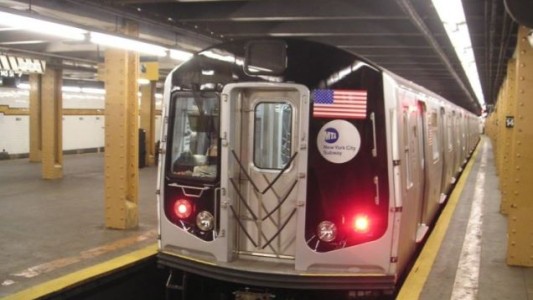 Un tiroteo dejó dos heridos en el metro de Nueva York