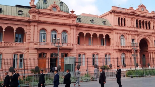 Acusado de hacer 34 amenazas de bomba en tres meses: prisión preventiva y embargo por $20 millones