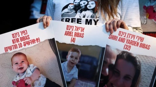 Qué pasó con Kfir Bibas y su familia: un video revela el miedo y dolor por su ausencia tras el ataque de Hamas