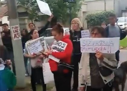 Video: Vecinos denuncian que una familia mutila animales