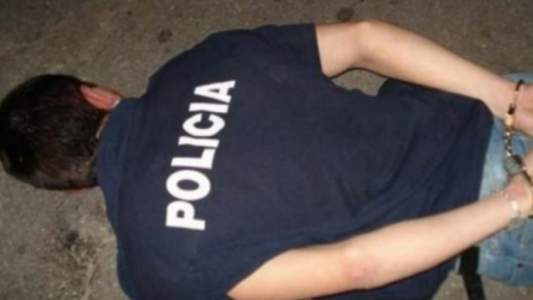 Detienen a un expolicía federal y a un sargento bonaerense por robarle a una adolescente que volvía de la escuela