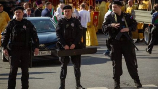 Violencia escolar: Estudiante de 14 años mató a una compañera e hirió a otros cinco en Rusia