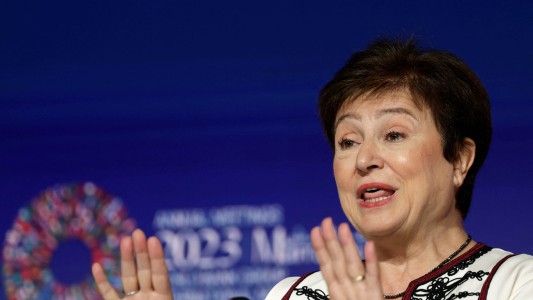 El FMI reclama a Milei un "plan de estabilización fuerte y creíble"