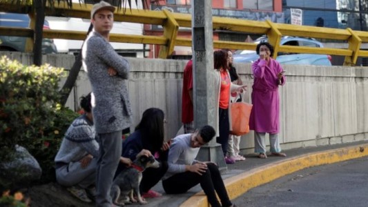 Un sismo de 5,7 con epicentro en el Estado de Puebla sacudió el centro de México
