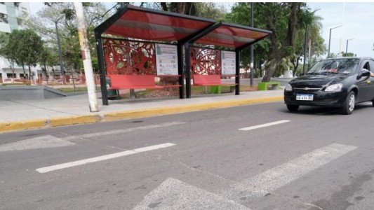 Una concesionaria de transporte urbano anunció el cierre y casi mil despidos