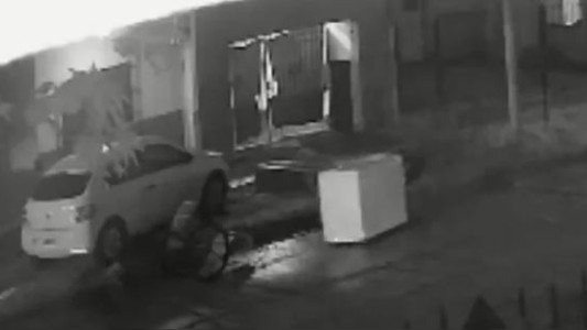 Insólito robo en Merlo: Se llevan un freezer arrastrándolo por la calle