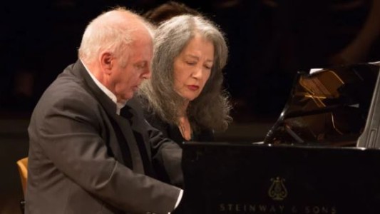 Martha Argerich y Daniel Barenboim fueron homenajeados con la Orden Nacional de la Legión de Honor en París