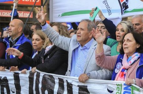 Los bancarios tendrán en diciembre un aumento del 40% y un sueldo mínimo de $700.000