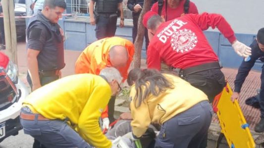 Personal de la DUAR rescató a cuatro niños y mascota de un incendio en Villa Cabrera