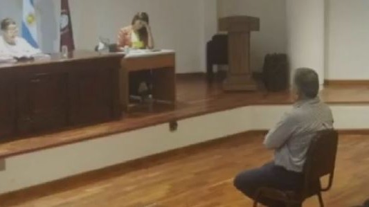 Condenan a 8 años de prisión a un docente por abusar sexualmente de nueve alumnas