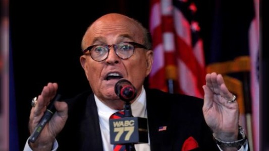 Giuliani, aliado de Trump, se declaró en quiebra tras sentencia en su contra de 148 millones dólares