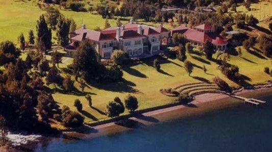 Lago Escondido: Sobreseyeron a jueces, exfuncionarios y empresarios por el viaje a la estancia de Joe Lewis en 2022