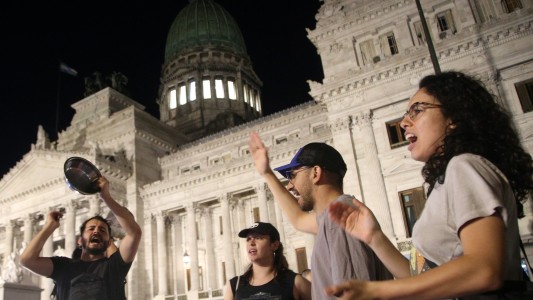 La Justicia ya tramita el primer amparo colectivo contra el DNU de Javier Milei