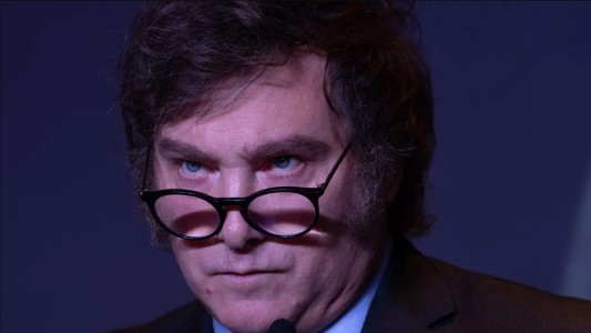 Milei volvió a defender el DNU: "Quieren mantener encadenados a los argentinos"