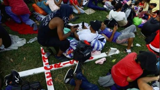 México: La caravana de migrantes pasó la Nochebuena en la ruta antes de avanzar a EEUU