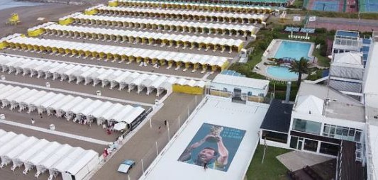 Inauguran un mural de Messi en el balneario del fútbol de Mar del Plata