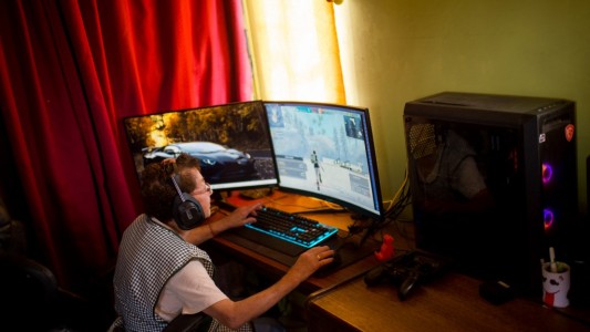 "Mami Nena", la estrella gamer de 81 años