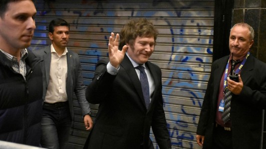 Milei decide jugar a fondo antes de que su respaldo popular comience a debilitarse