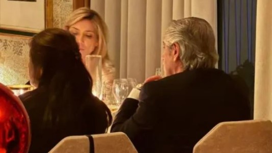 Alberto Fernández recibió el 2024 en un lujoso hotel de Madrid