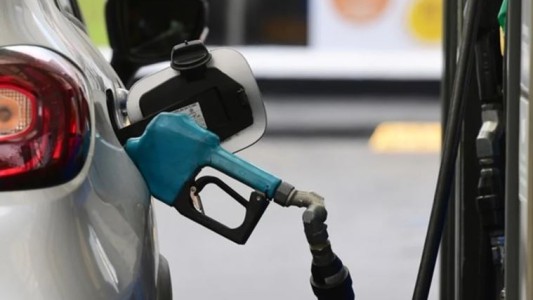 Las petroleras aumentan un 27% los combustibles desde la medianoche