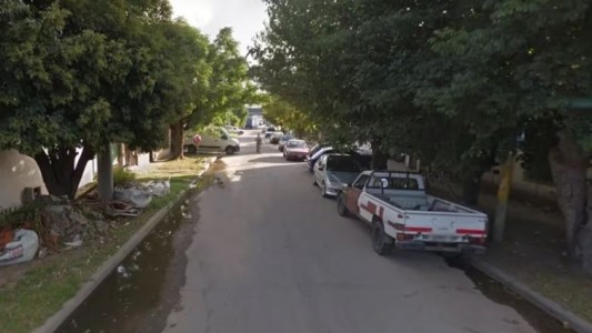 Mataron delante de sus hijos a un penitenciario que quiso pasar con su auto por una calle cortada para celebrar Año Nuevo