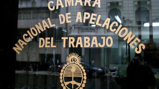 La Justicia frenó la reforma laboral: qué puntos del DNU de Milei quedaron suspendidos