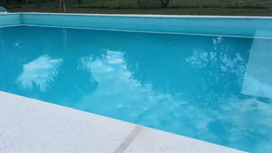 Tragedia en Córdoba: un nene de 2 años murió ahogado al caer en la pileta de su casa