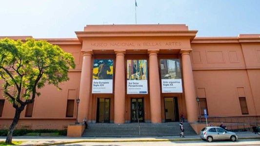 Los Museos Nacionales abrirán sus puertas el fin de semana tras garantizarse el pago de horas extras