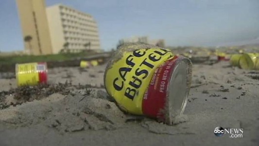 Misterio: aparecieron cientos de latas de café en una playa de Miami