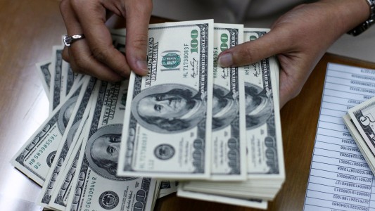 El dólar blue marcó un nuevo récord y los financieros presionan las alzas