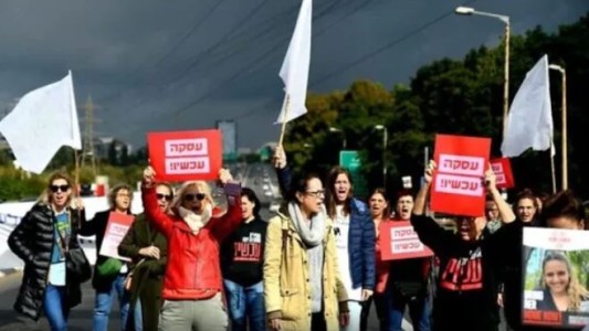 Cientos de mujeres salen a las calles de Israel exigir la liberación de los rehenes