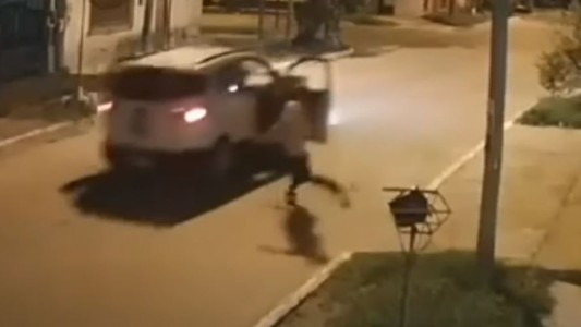 Escape de película en San Justo: delincuentes se tiraron de una camioneta en movimiento y evadieron a la policía