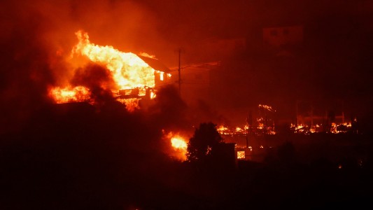 Al menos 19 muertos por los incendios forestales en Chile, que declaró el estado de excepción