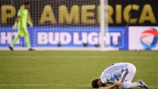 Campaña en redes sociales para que Messi siga en la Selección