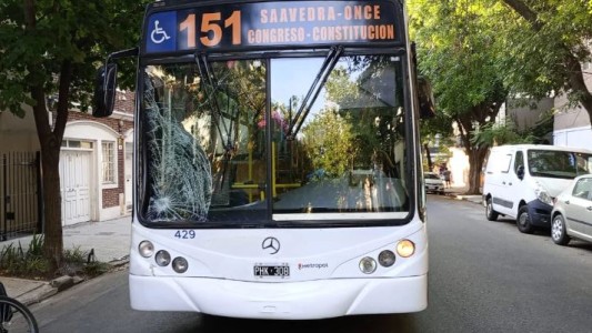 Tragedia en Colegiales: un adolescente de 15 años murió atropellado por un colectivo