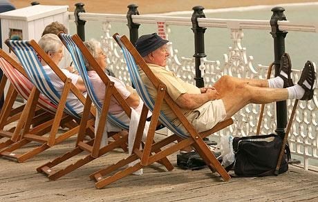 Británicos deberán trabajar hasta los 71 años para mantener el sistema de pensiones