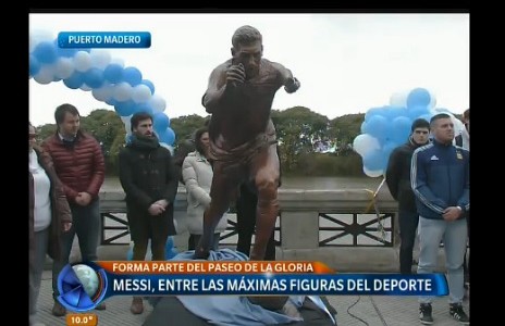 El gobierno porteño inaugura una estatua de Messi